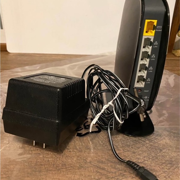 Black Wireless Router with Power Adapter - Picture 4 of 4